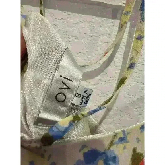 Ovi Floral dainty dress size Small - Picture 3 of 3